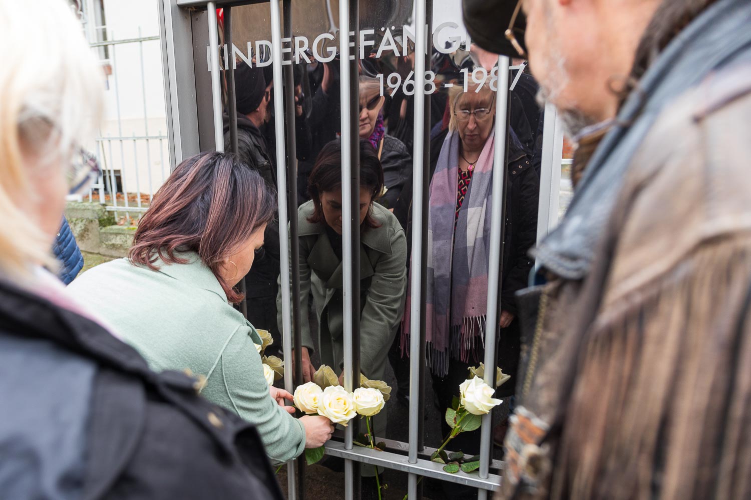 Annalena Baerbock am Mahnmal in Bad Freienwalde